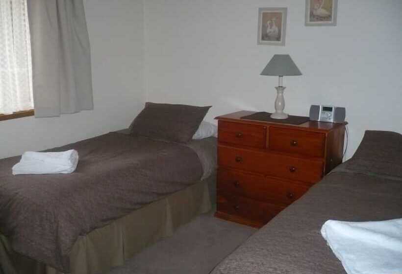 Parklake Holiday Units