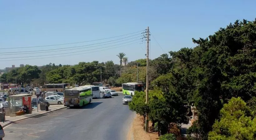 پانسیون Maleth Inn