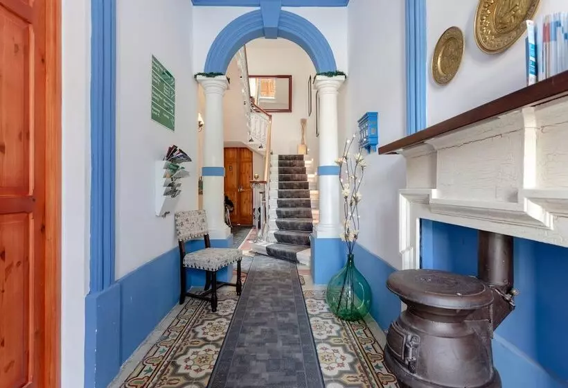 پانسیون Maleth Inn