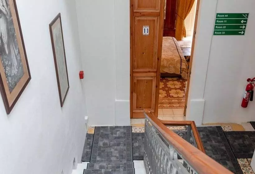 پانسیون Maleth Inn