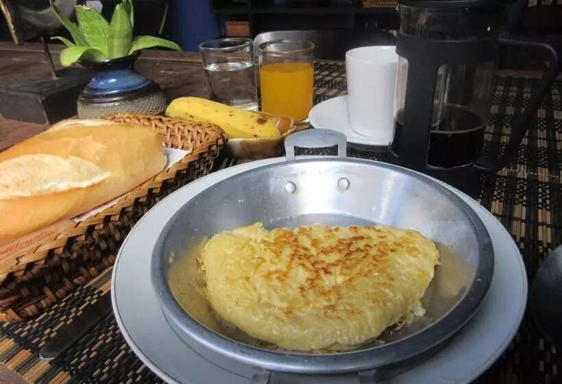 پانسیون Moonlight Champa