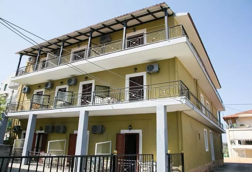 پانسیون Petania Hotel & Apartments