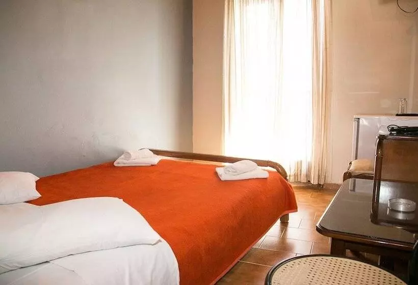 پانسیون Petania Hotel & Apartments