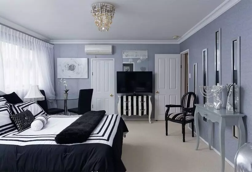 Regis Park B&b