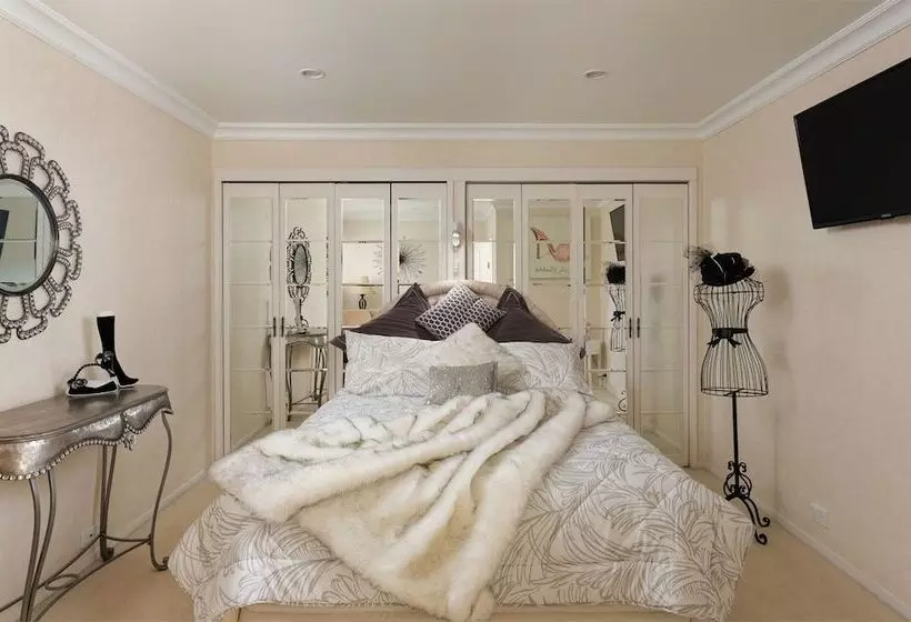 Regis Park B&b