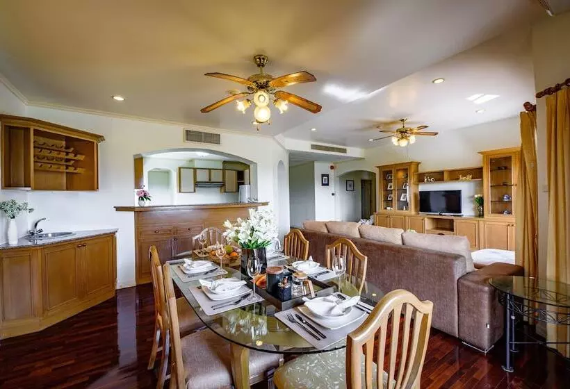 Seastar Hotel And Service Apartment
