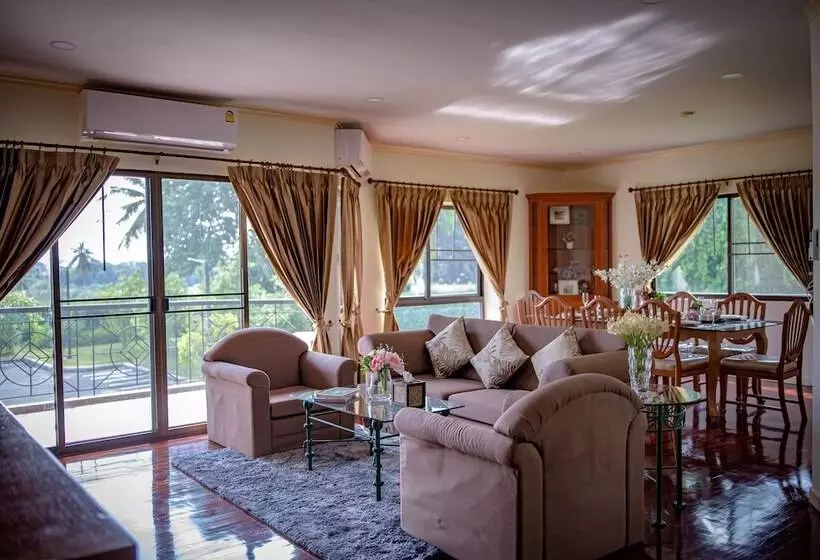 Seastar Hotel And Service Apartment