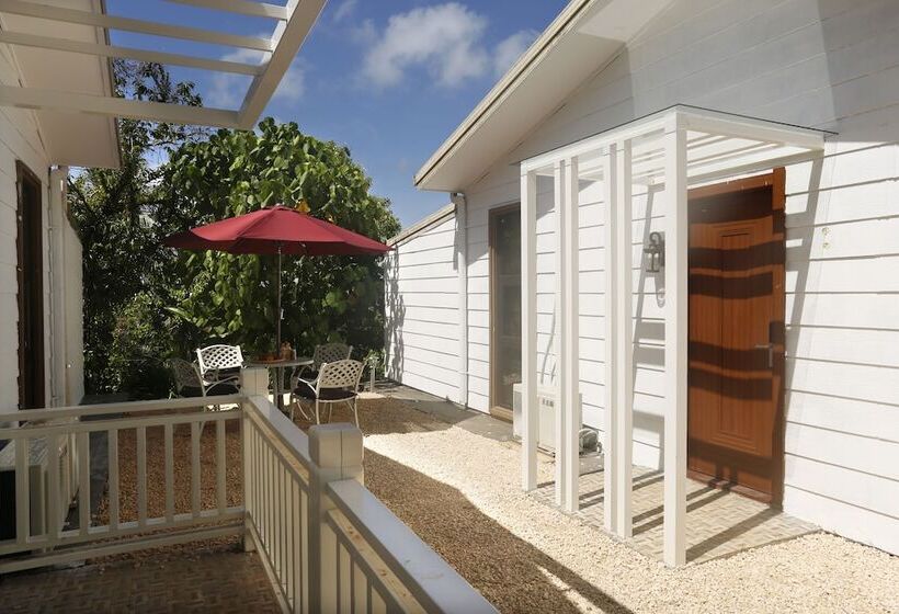 Shell Villa Apartel Resort