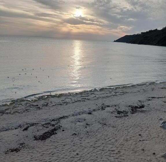 مبيت وإفطار A L'abri Des Vents