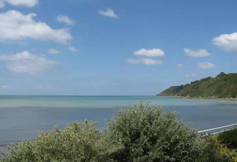 Aamiaismajoitus (B&B) A L'abri Des Vents