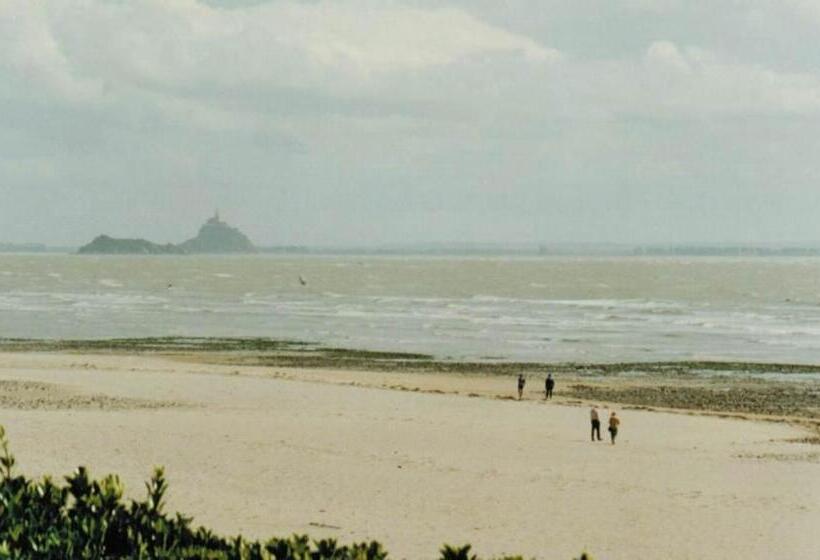 مبيت وإفطار A L'abri Des Vents