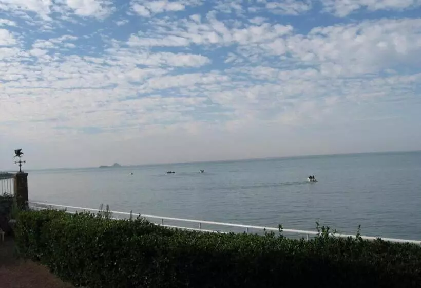 Aamiaismajoitus (B&B) A L'abri Des Vents