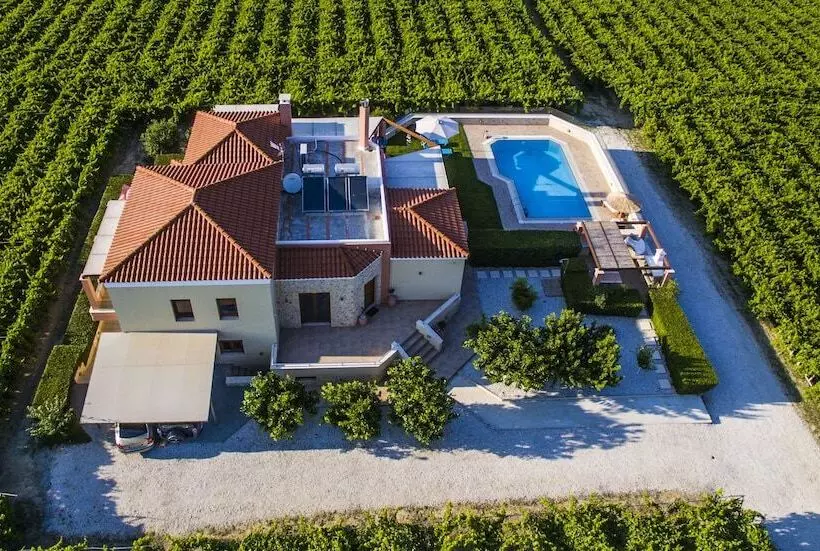 Cretan Vineyard Hill Villa Private Pool, Panoramic View, Beautiful Vineyard