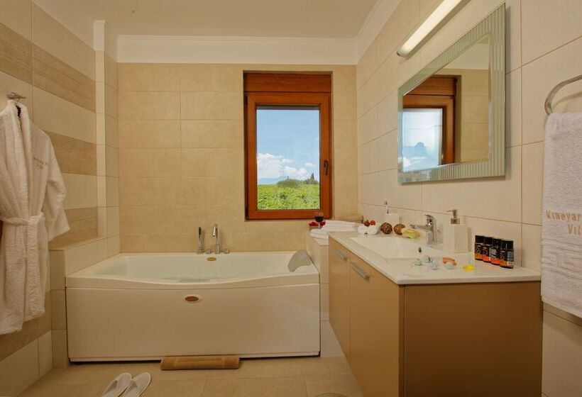 Cretan Vineyard Hill Villa Private Pool, Panoramic View, Beautiful Vineyard