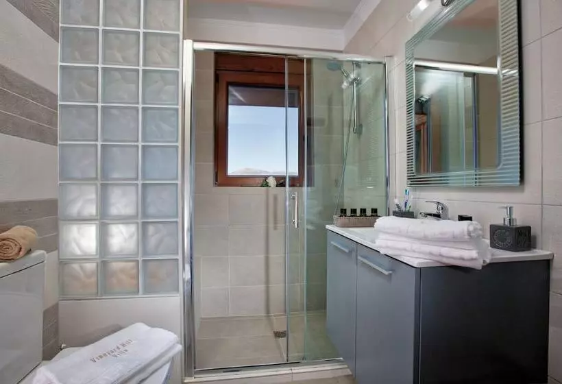 Cretan Vineyard Hill Villa Private Pool, Panoramic View, Beautiful Vineyard