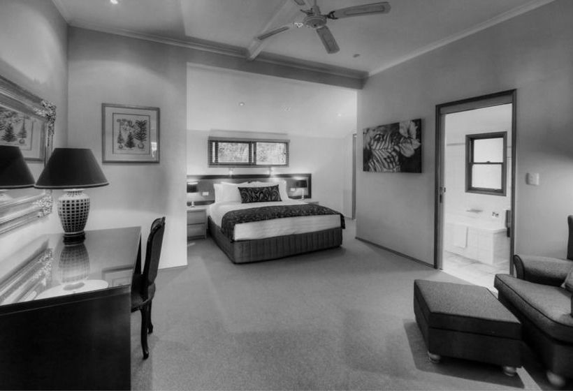 Forrester Court Clifftop Cottages