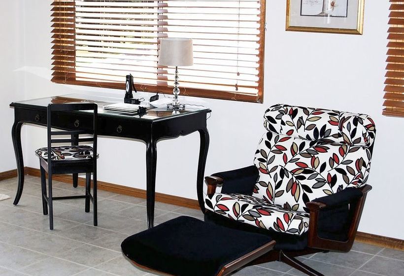 Forrester Court Clifftop Cottages