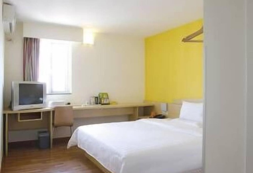 ホテル 7 Days Inn