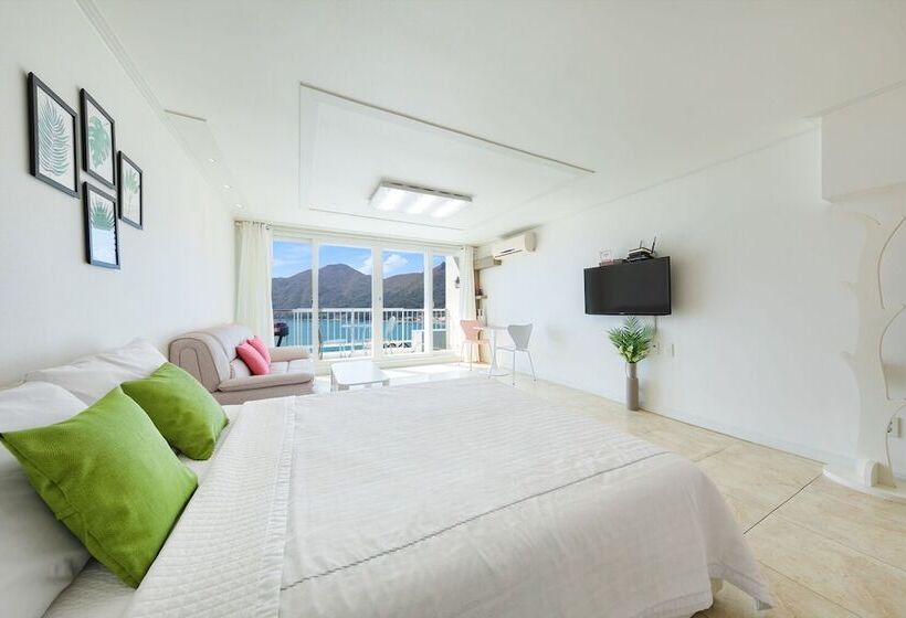 בית מלון כפרי Melodia Pension