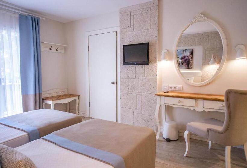 בית מלון כפרי Mark Warner Phokaia Beach Resort