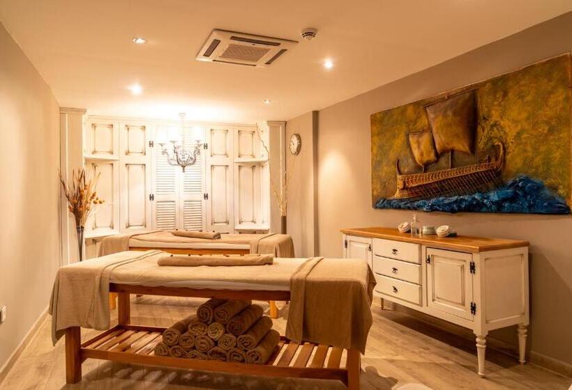 בית מלון כפרי Mark Warner Phokaia Beach Resort