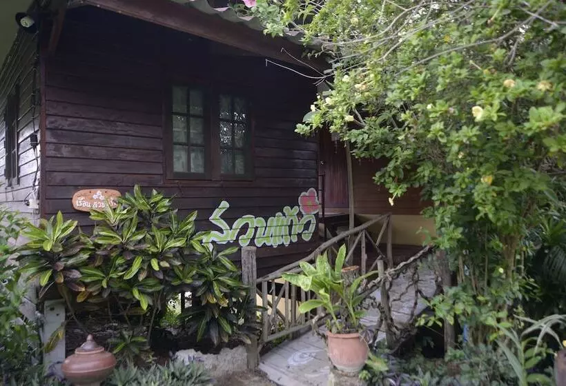 Hotelli Phuzai Kaew Resort