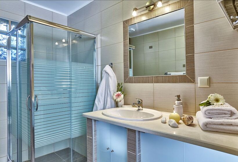 Keramos Villa & Apartments