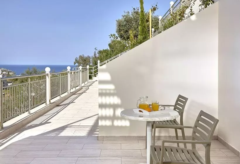 Keramos Villa & Apartments