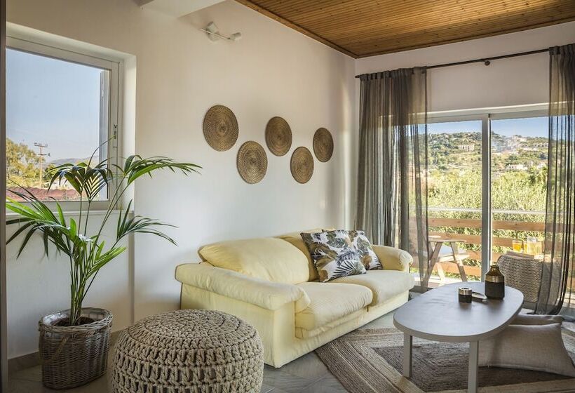 Malibu Studios   Elegant & Cosy