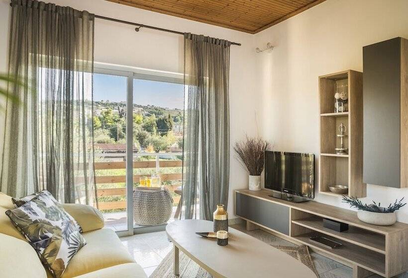 Malibu Studios   Elegant & Cosy