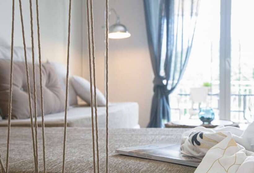 Malibu Studios   Elegant & Cosy