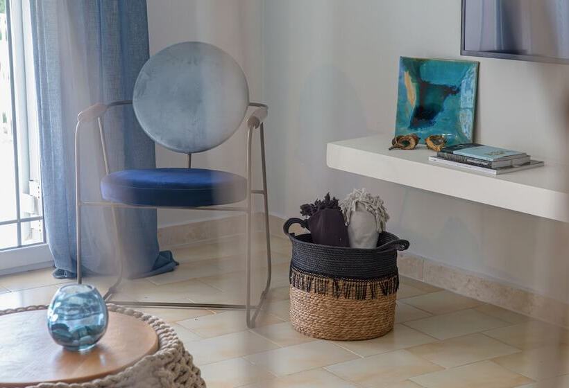 Malibu Studios   Elegant & Cosy