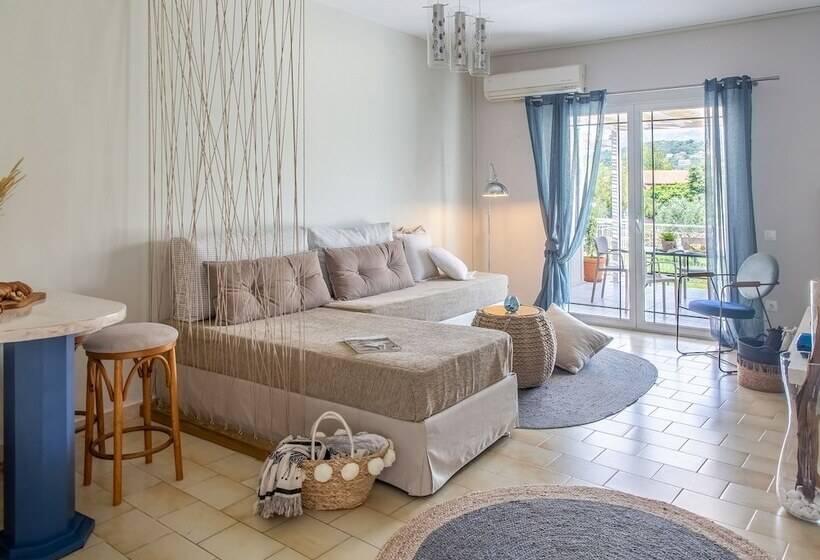 Malibu Studios   Elegant & Cosy