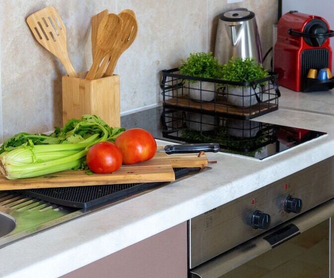 Malibu Studios   Elegant & Cosy