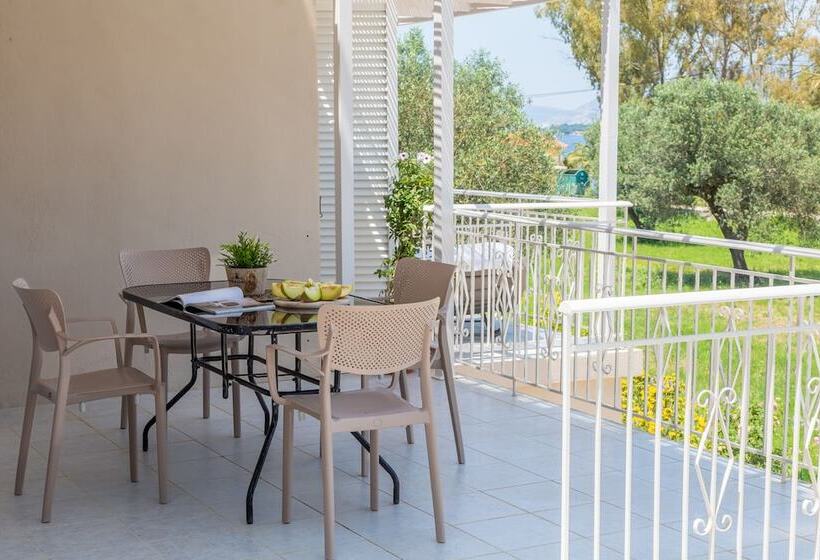 Malibu Studios   Elegant & Cosy