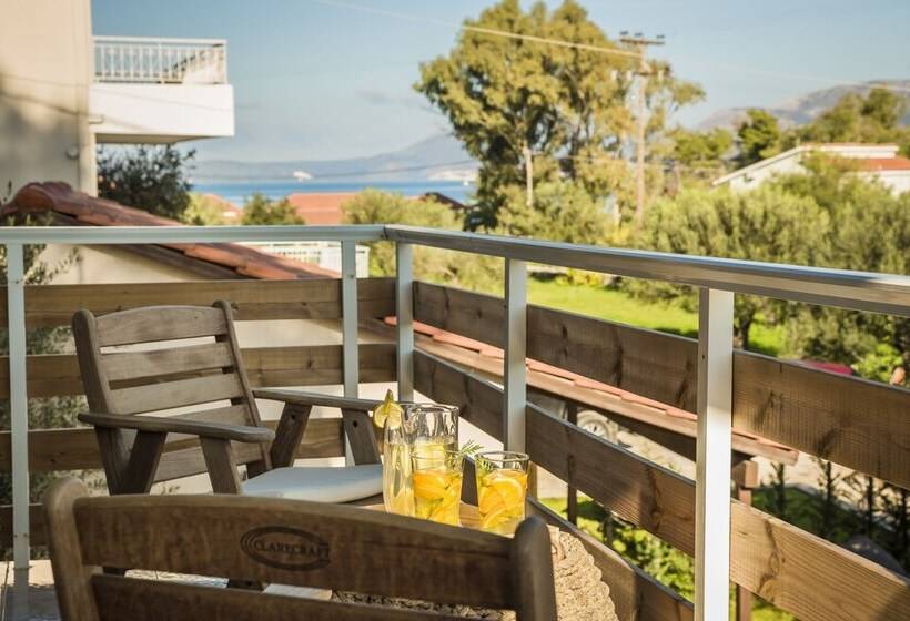 Malibu Studios   Elegant & Cosy