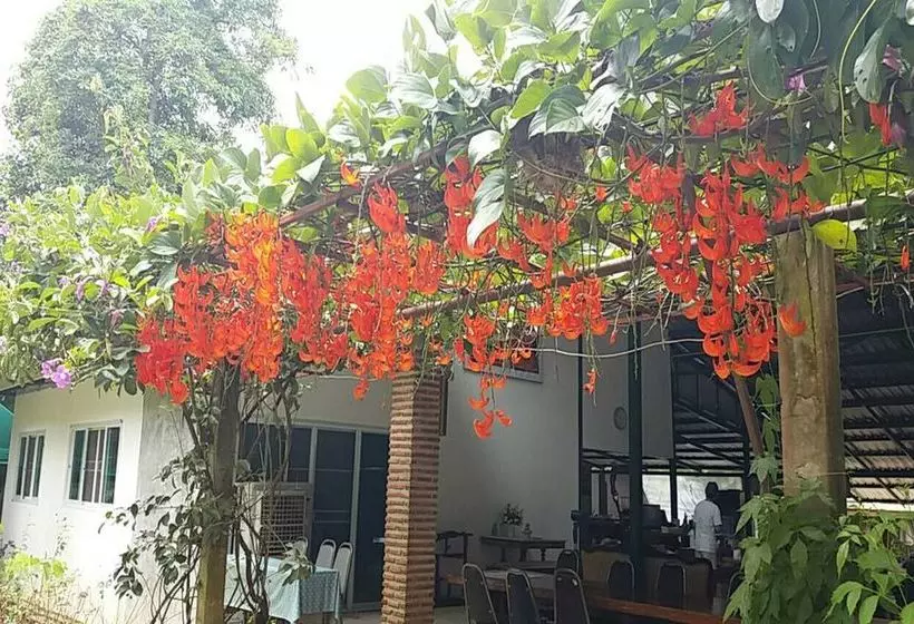 ペンション Krisawan Resort