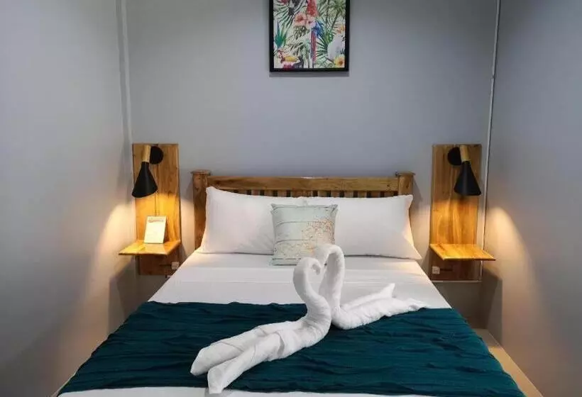 تختخواب و صبحانه Tropical Stay Accommodations