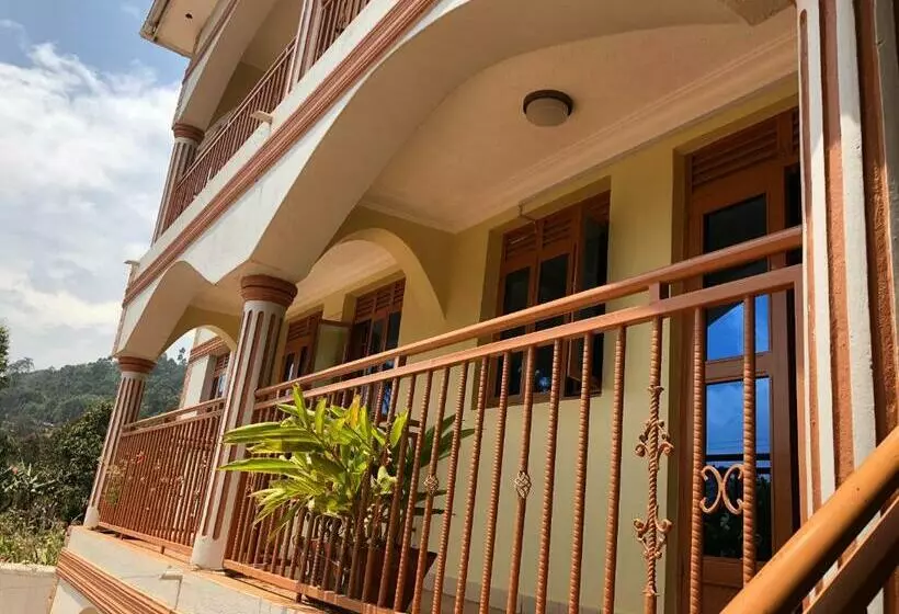 Bunyonyi Heights Inn