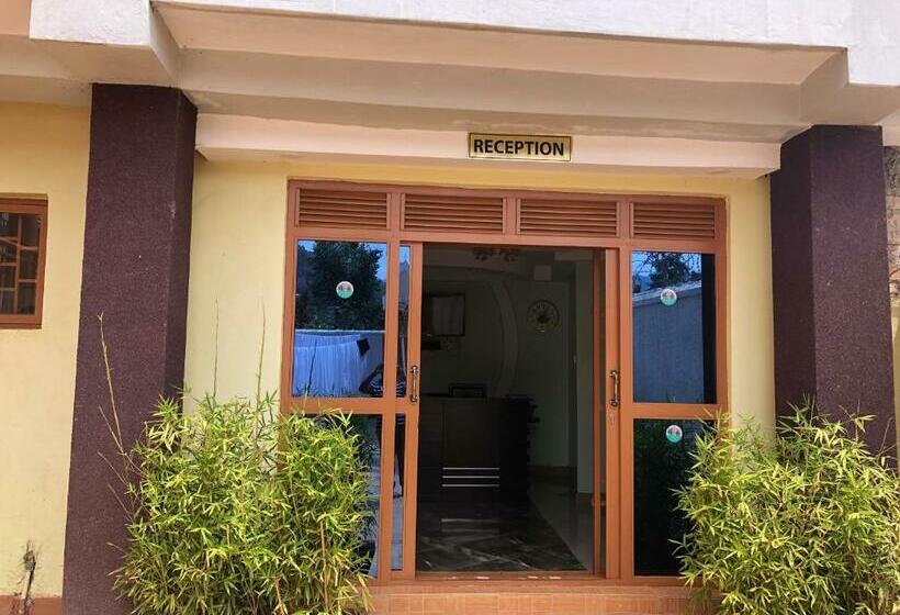 Bunyonyi Heights Inn