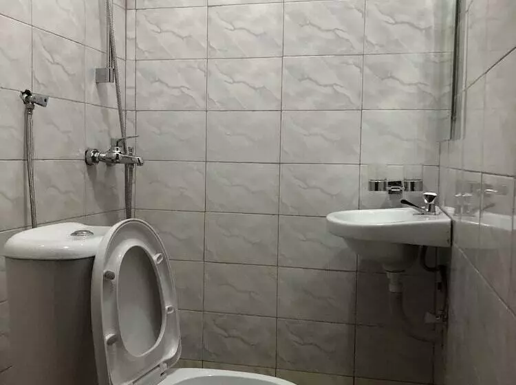 Bunyonyi Heights Inn