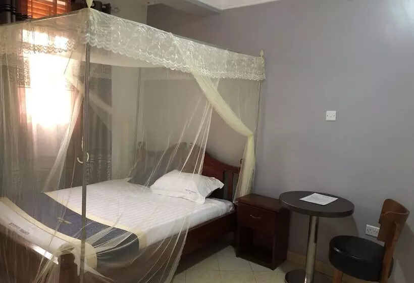 Bunyonyi Heights Inn