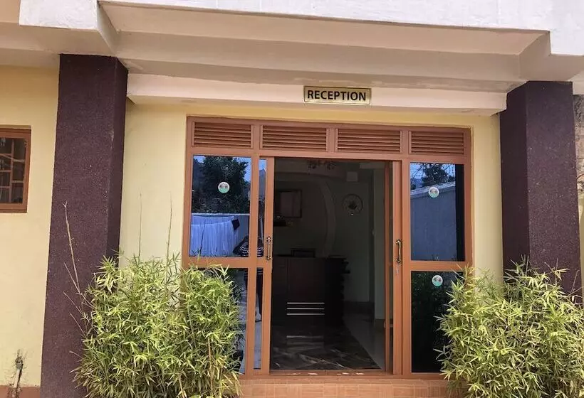 Bunyonyi Heights Inn