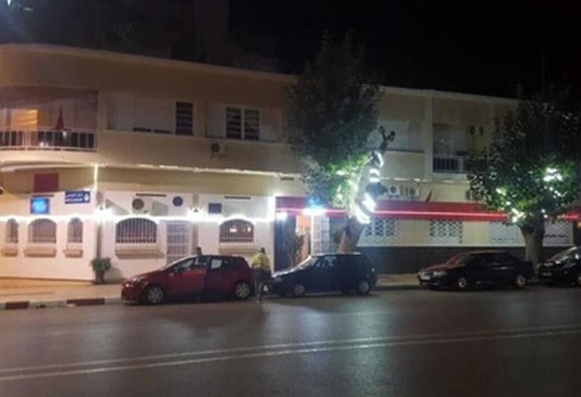 בית מלון כפרי Ambassy