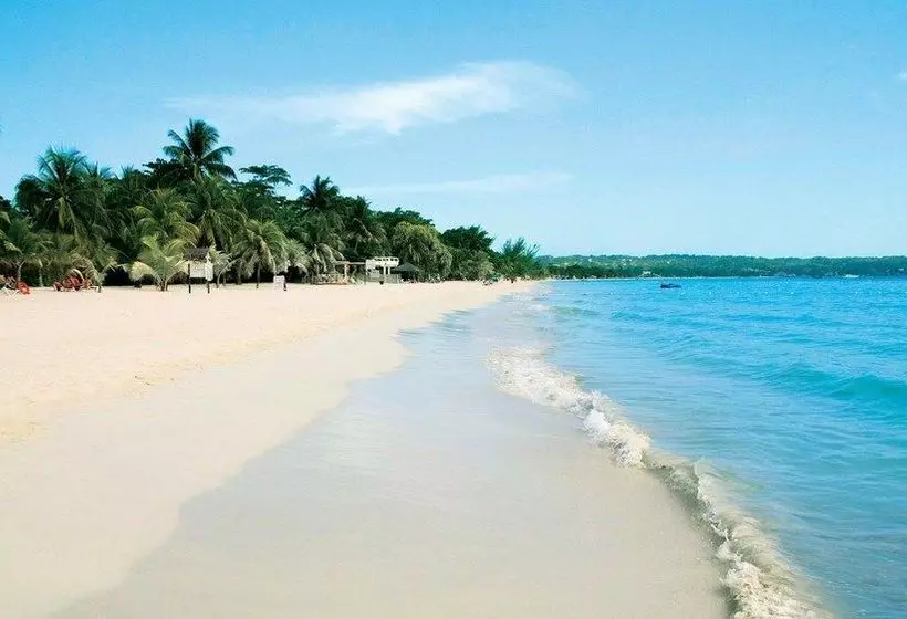 هتل Ayurveda Resort