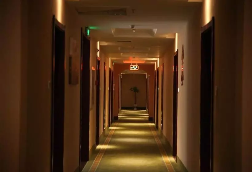 Hotelli Greentree Inn Shangqiu Guide Road