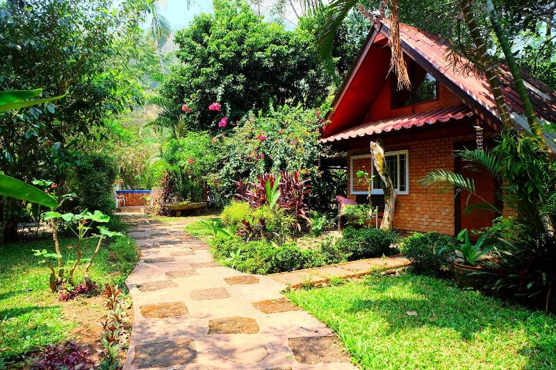 호텔 Malees Nature Lovers Bungalows