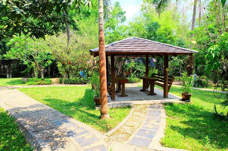 호텔 Malees Nature Lovers Bungalows