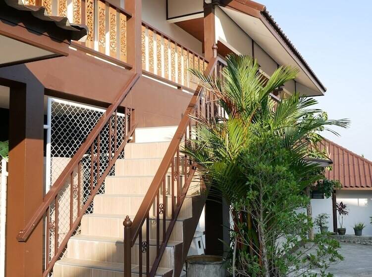 בית מלון כפרי Pattana Resort