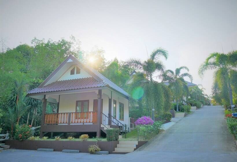 בית מלון כפרי Pattana Resort